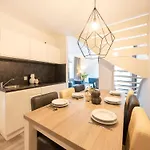 شقة Lavish In