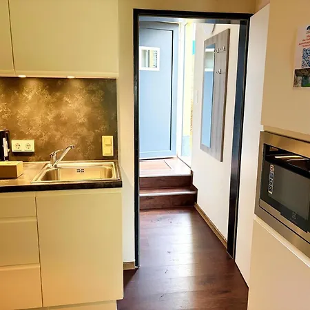 Apartment Lavish In *