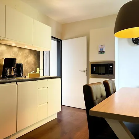 Apartment Lavish In *