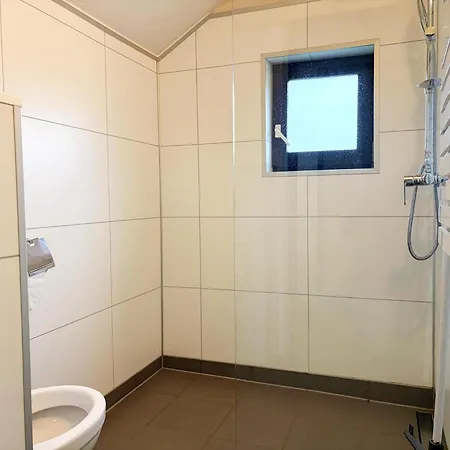 Lavish In Apartment *