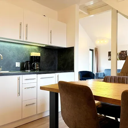 Ferienhaus Lavish Hambachtal *