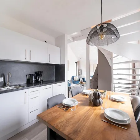 Holiday home Lavish Hambachtal Oberhambach